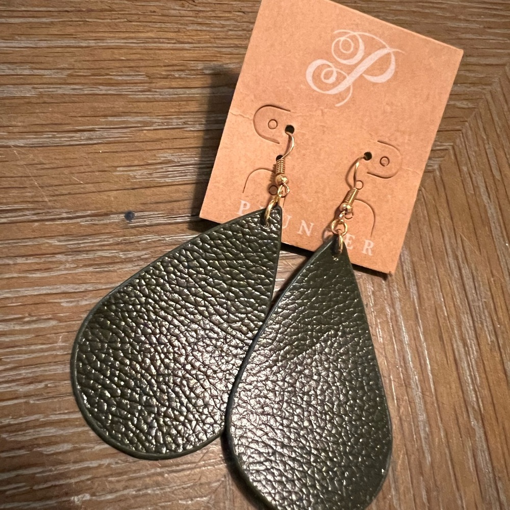 Plunder earrings